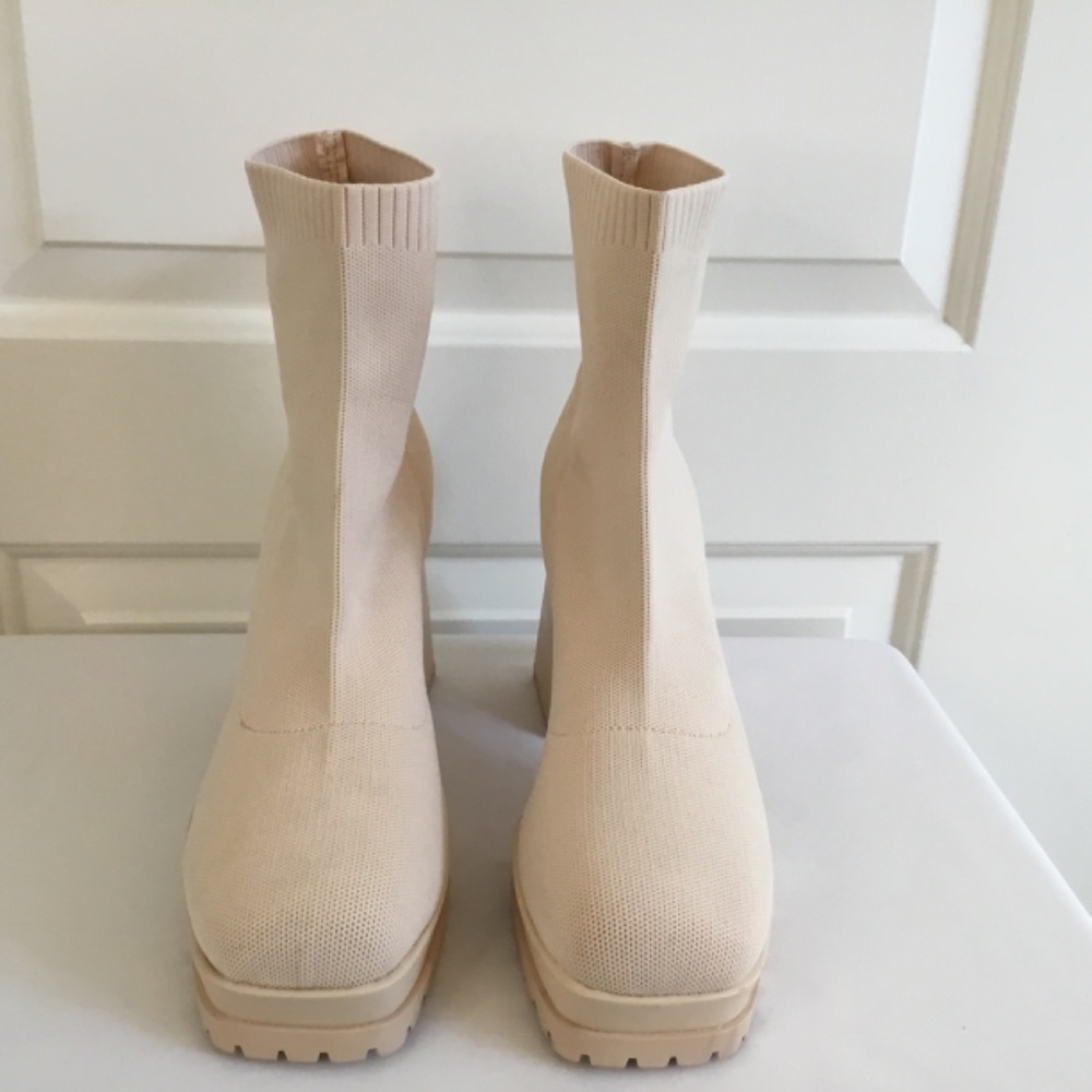 Elegant Beige Ankle Boots - Picture 3 of 7